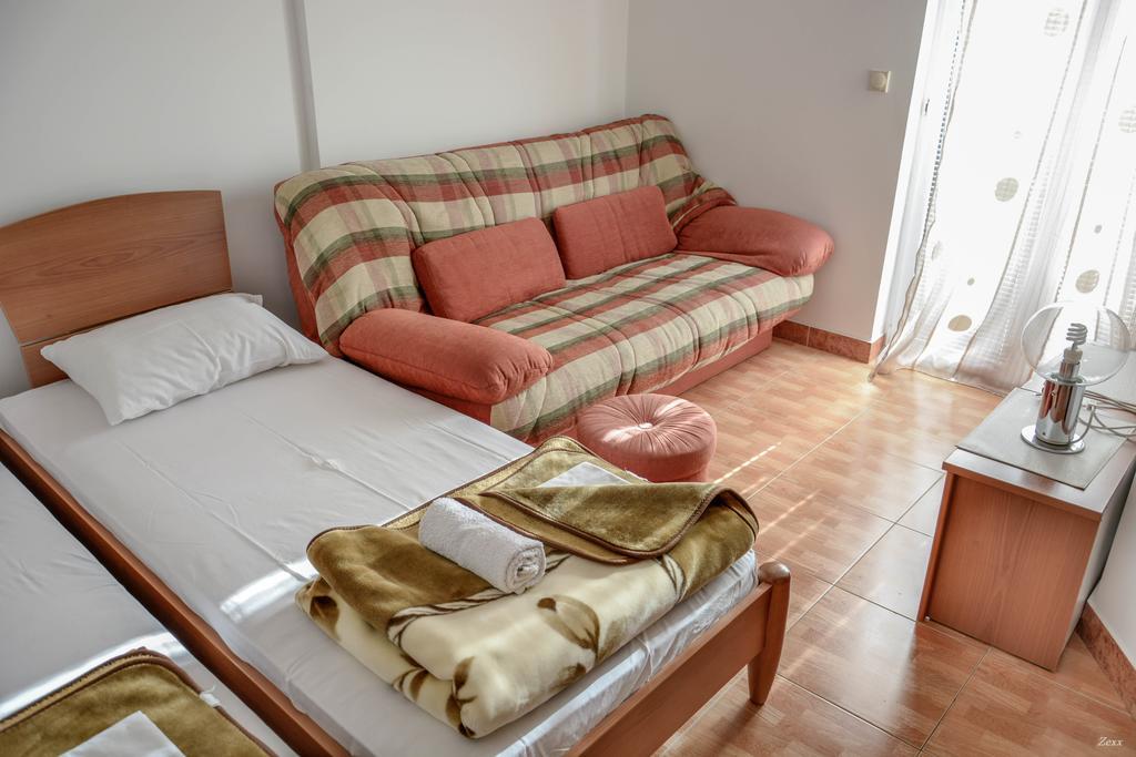 Apartments Drobni Pijesak Петровац Экстерьер фото
