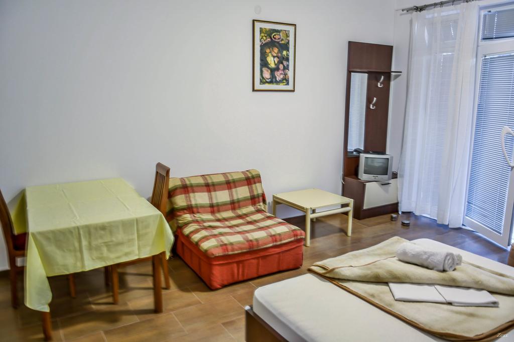 Apartments Drobni Pijesak Петровац Экстерьер фото